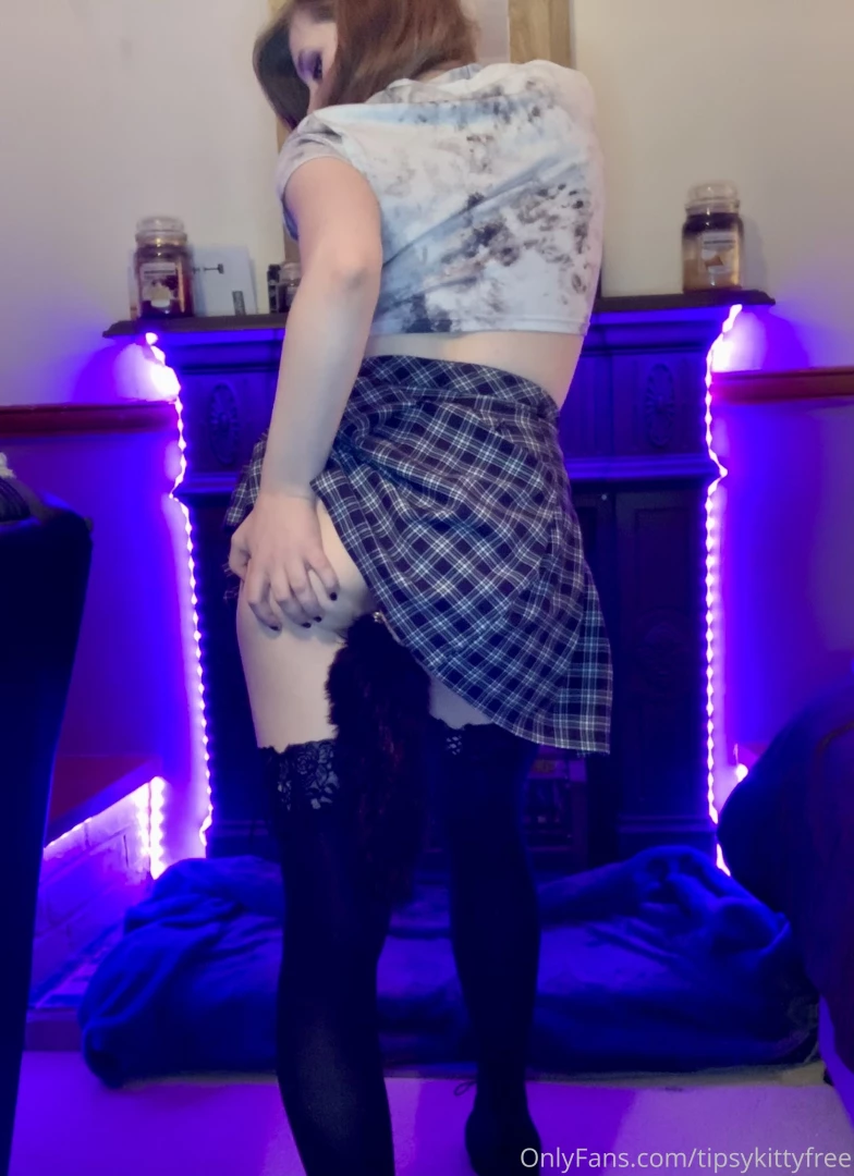 I love taking photos with my buttplug tail in for you all it makes me part 2 