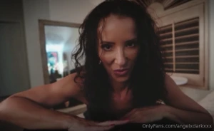 I know you want me on my knees in front of you you want me to pull out