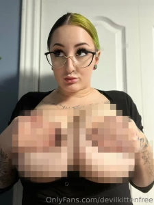 I bet you re here to see my i cups swipe over to see what you re