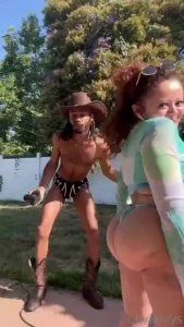 No cuts twerking in my yard with my bestie