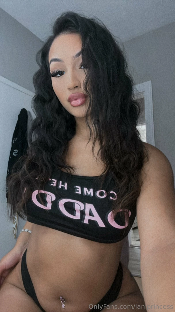 Want to call someone papi mami going live tn 8pm pst you cummin 