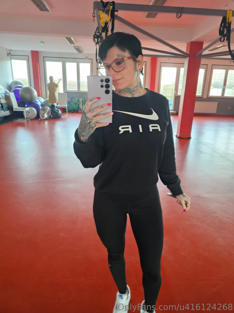 Sziasztok hogy telik a mai nap eddig sr cok tov bbra is v rom az 