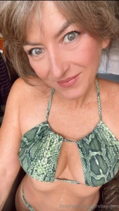 Do my eyes say enough or should i show you the rest