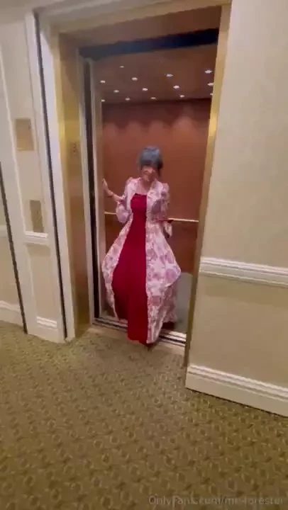 Hi baby check your dm s to watch me fucked in this dress 