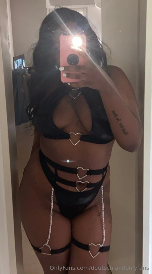 Schwarze cheerleaderin endlich 18 carla blacky heyyyy ich bin die 