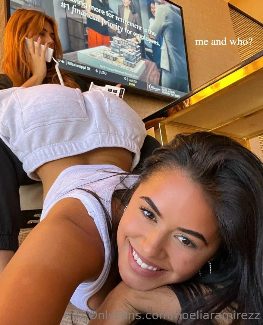 This position always makes me smileeeeee hahahaha 