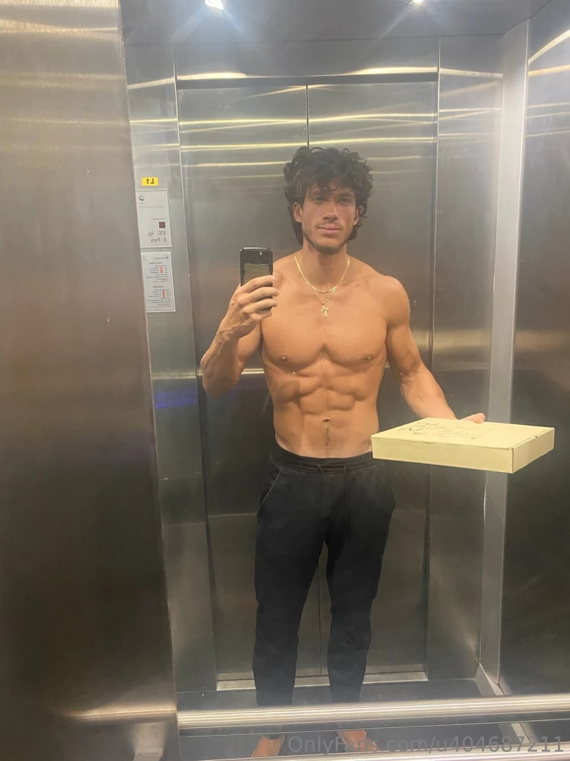 If i deliver your food to your door like this i expect a solid tip 