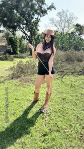 Unlock this post to tie this cowgirl up gag her with that bandana and