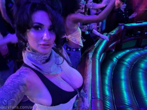 I won favorite inked model at the phub awards my first award as a