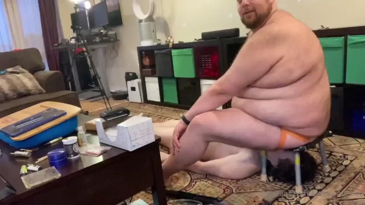 Bigbearne and facesitmeboston take turns getting rimmed by me i 