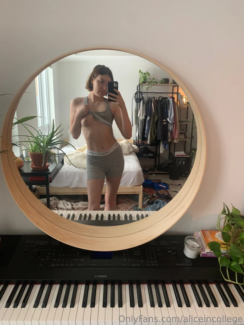 I just jerked off to the vid of my first facial ever so hot do you 