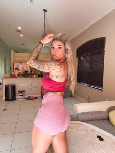 Where do your eyes go first part 42