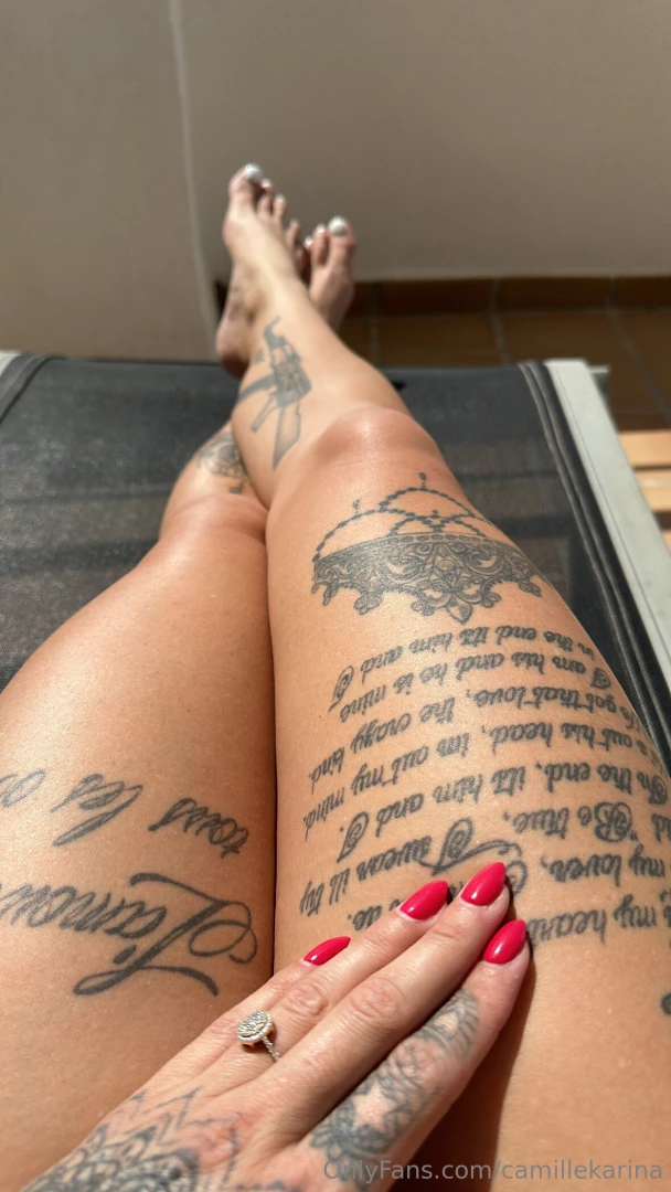 Anyone here with a foot fetisch 