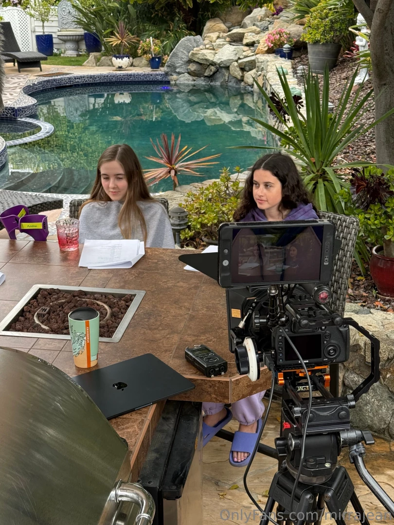 Hiii sorry i haven t updated- i ve been pretty busy traveling this 