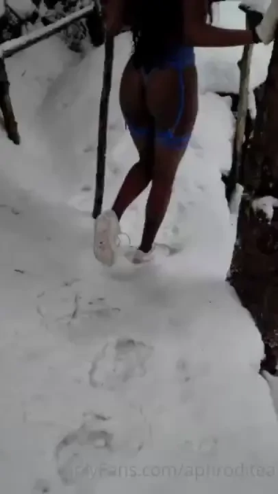 I love the snow sometimes especially this contrast between snow my 