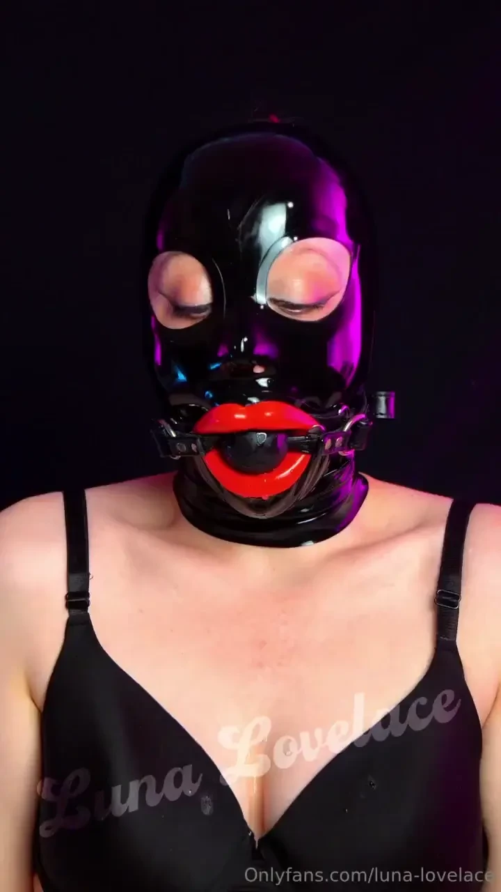 Gagged bimbo 
