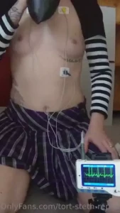 This is a rare ekg-only video i played with the rebreather for a bit