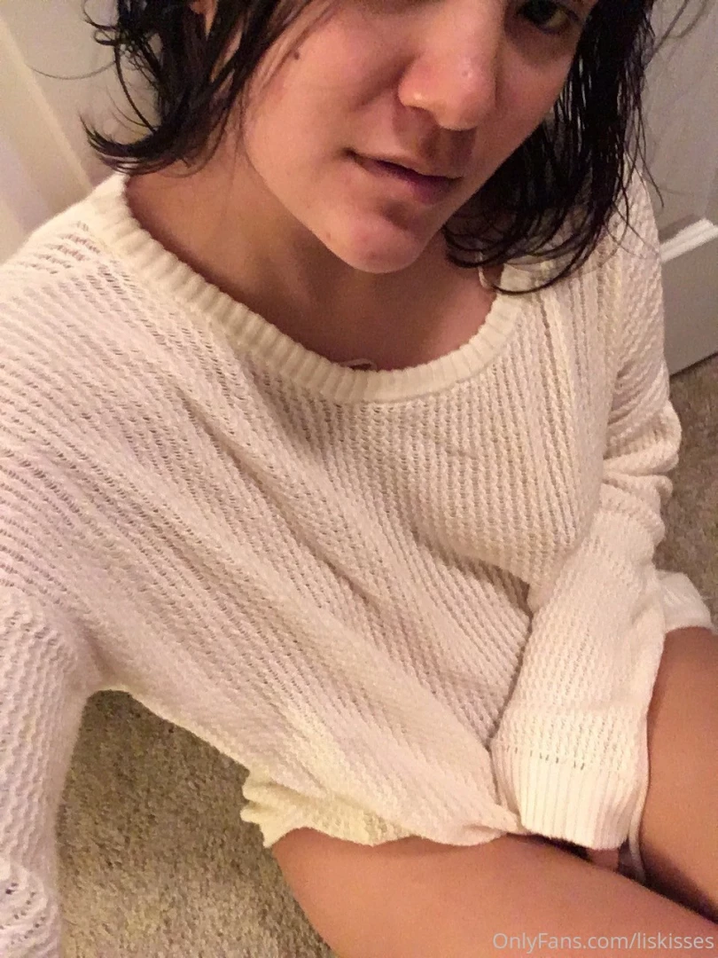 This sweater makes me wanna snuggle on the couch and then maybe do 