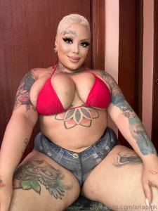 My big boobies want to slip out of my bra