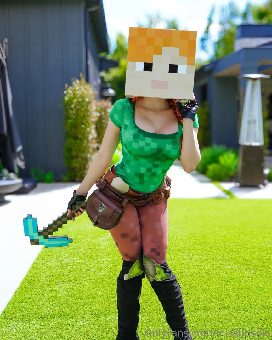 Who s gonna play minecraft with me 