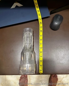 Flexing and fucking my xl flesh light