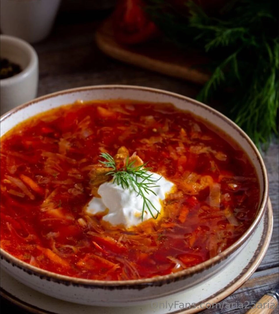 Getting my body even bigger slowly hopefully my goal of being 350 lbs 