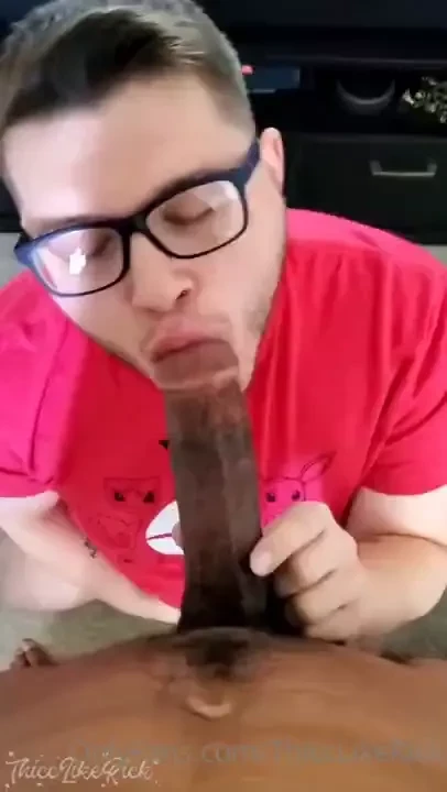 Bibbctwink17 told me to look at him when his dick is in my mouth 