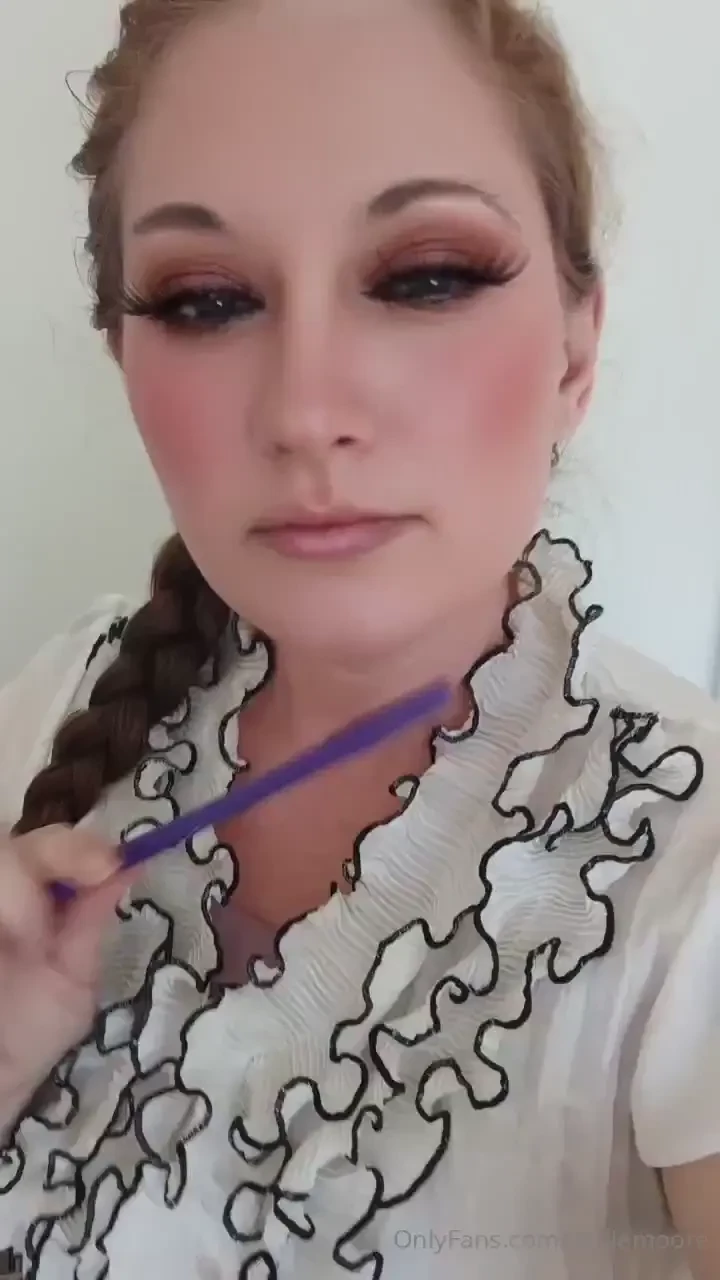 Hot for teacher ask me about my customs seriously go on dm me i have a part 1 