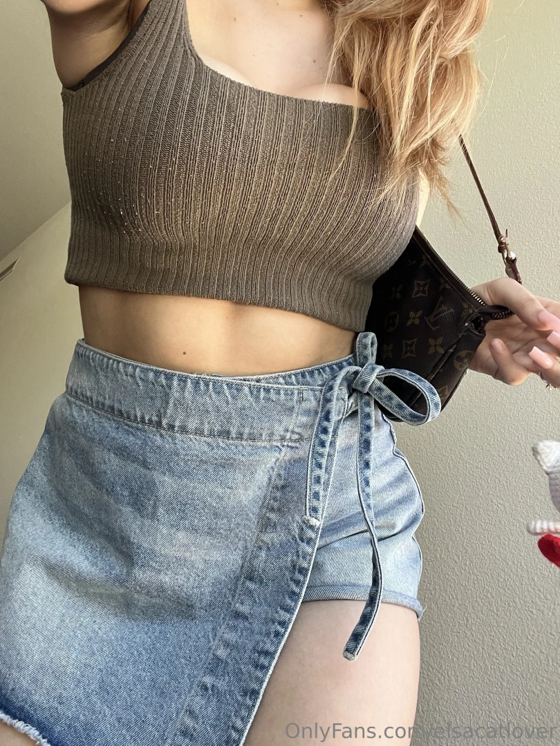 Loving this look rate it in the comments 