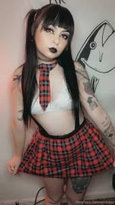 Tip this post 5 and i ll send you a cute lil video in whichever one of part 7