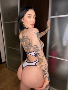 Come feel how soft my booty are