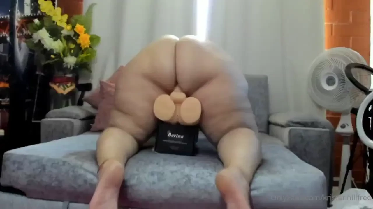 I ride that white dildo wanna see me 