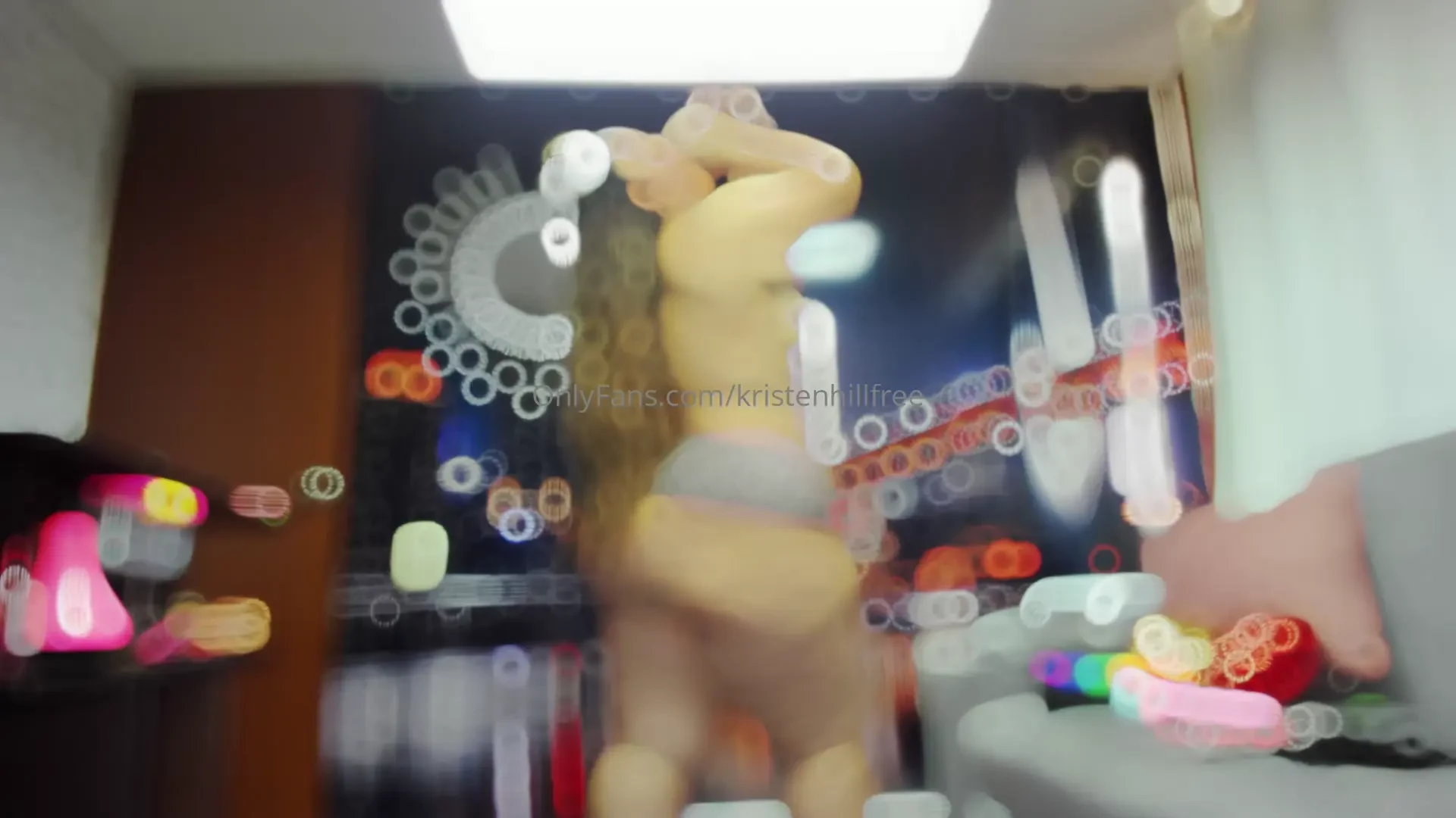 0075 quieres jugar conmigo y mi gran culo ven a folarme bien rico papi 