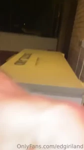 Acompa a a edgiri a trav s de su ba o ducha nocturna te gusta mi nuevo