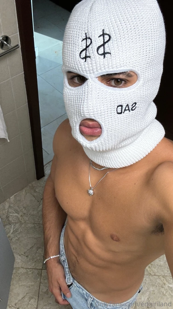 Dicen por ahi que hay un ladron suelto y que va armado 