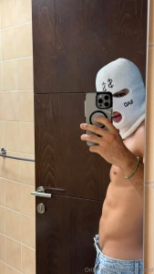 Dicen por ahi que hay un ladron suelto y que va armado part 1