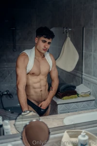 Regalame 50 likes y te mando una foto por privado