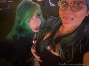 I got to suck on jessjewelzzz titties last night wanna see