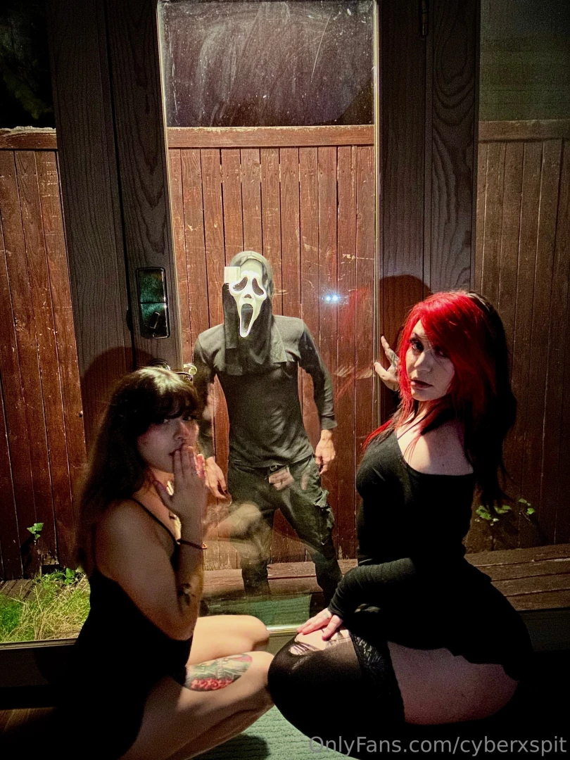 Editing this threesome with h0e chata is making me soooo wet again 