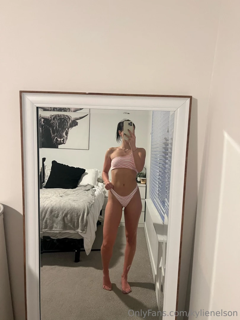 Do i look hot wearing these 