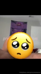 Who wants to see me cream on some dick comment cream if you want the