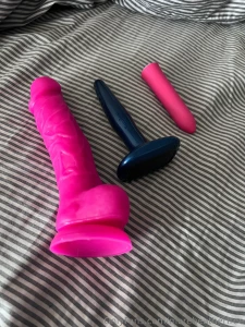 Cum watch me put my toys to good use i was picking things up in the