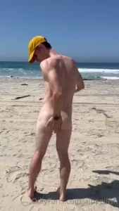 You can see my dick in my shadow while i apply sunscreen haha