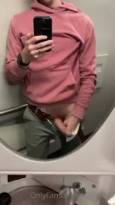 Sexting on amtrak got me really worked up i wanted to whip out my dick