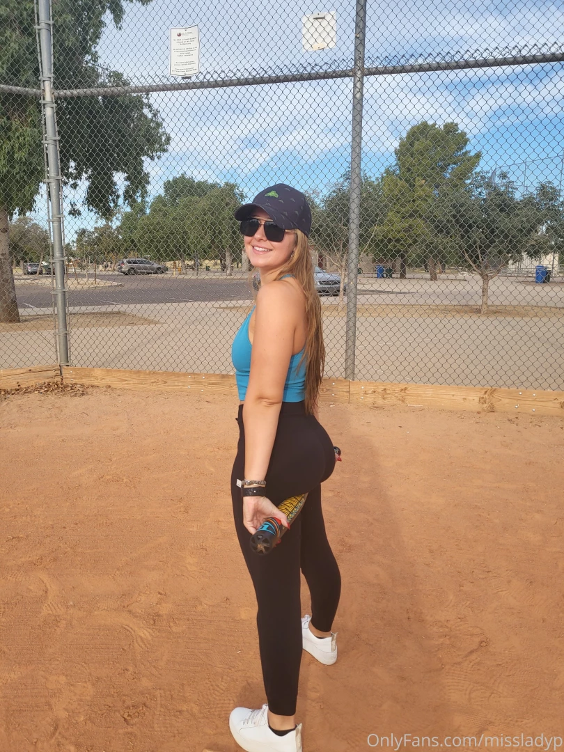 Bought a new toy trying to decide all the ways i want to use this bat 