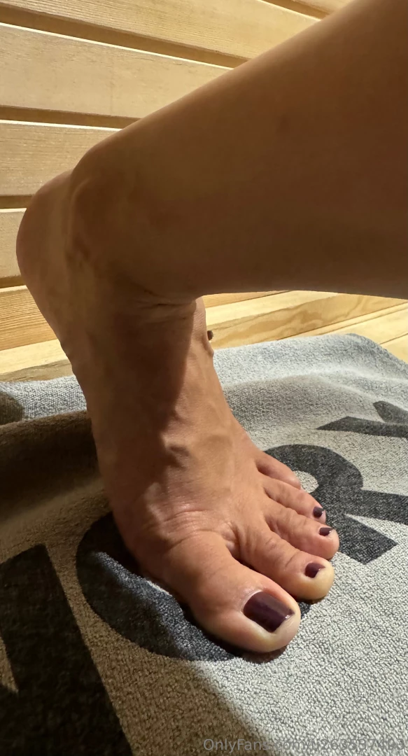 Another yoga day so sweaty ugh part 1 