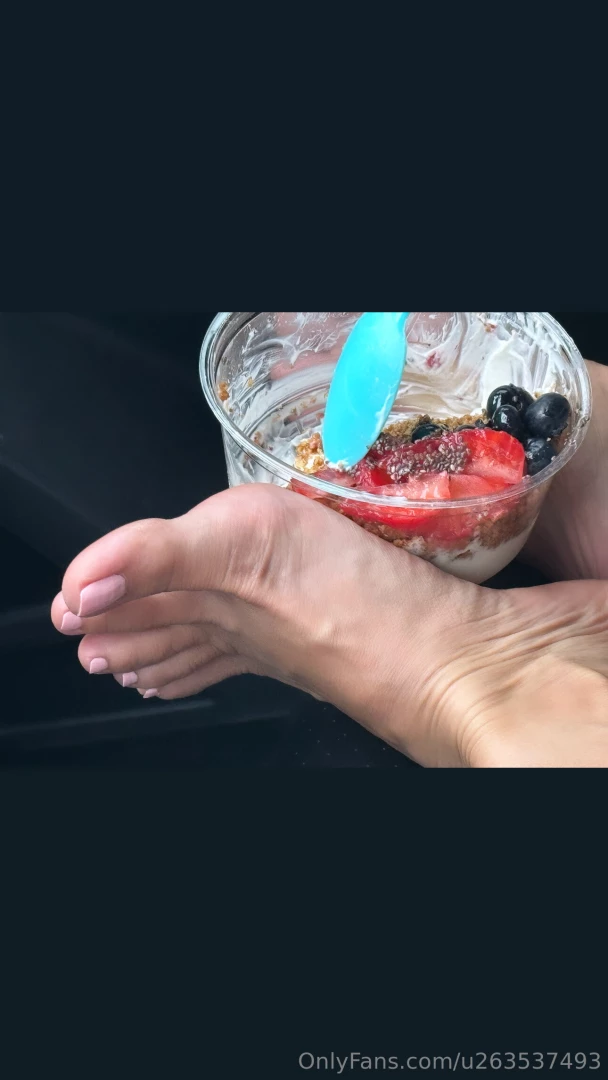 Who loves my after yoga snack with ummmm some sweaty feeties on the 
