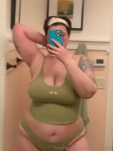 Just a girl in her undies check ur messages for a little spicier video