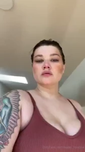 Another behind the scenes video at a shoot