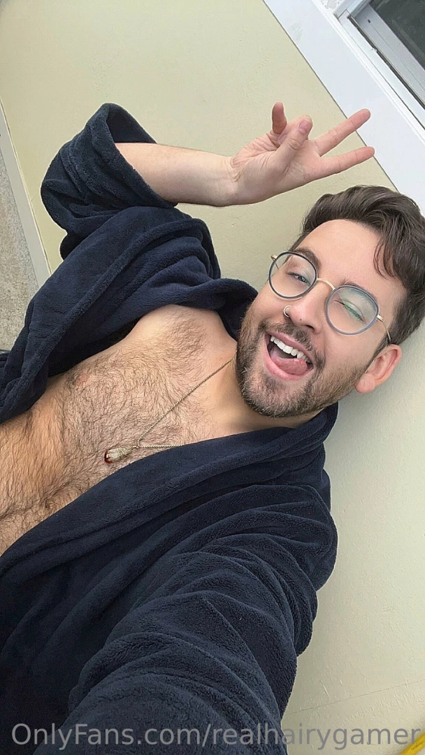 Mini photoshoot outside lettin the fur come out through my hugh hefner part 1 